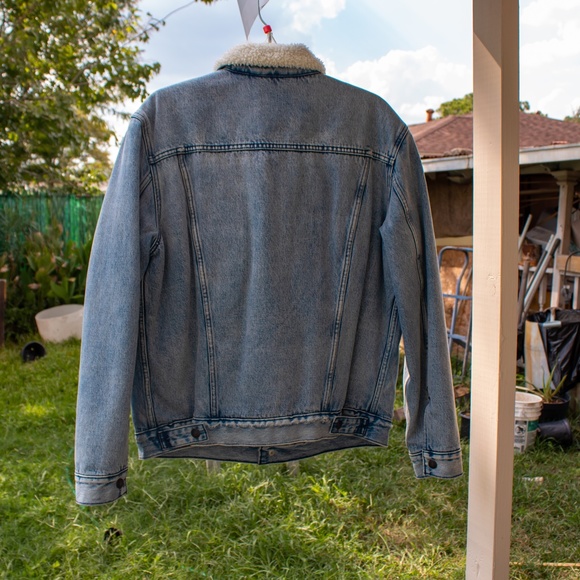 Levis Denim Sherpa Jacket x NFL Washington Redskins - Picture 2 of 9